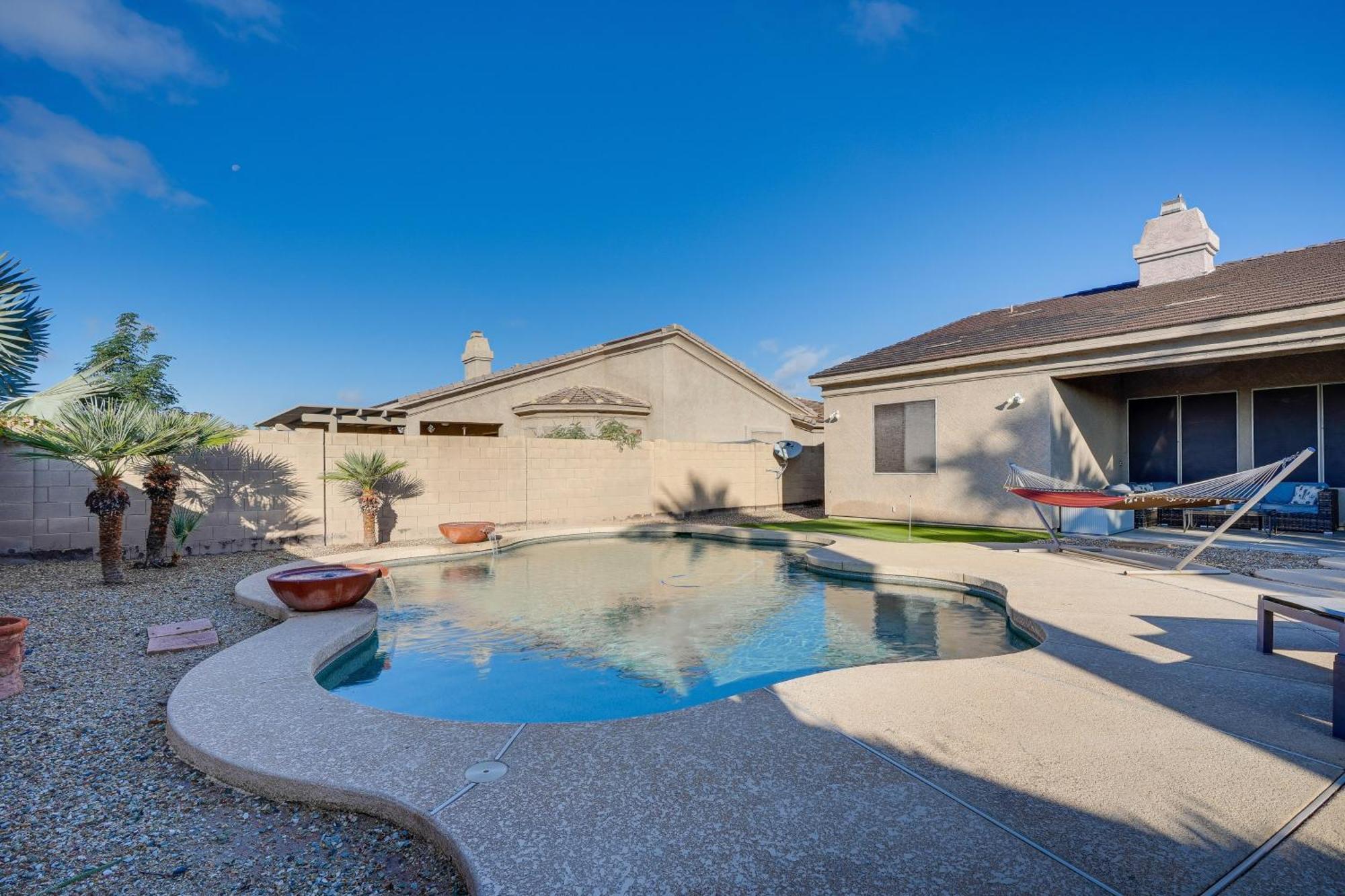 Goodyear Group Getaway With Pool And Putting Green Exteriér fotografie