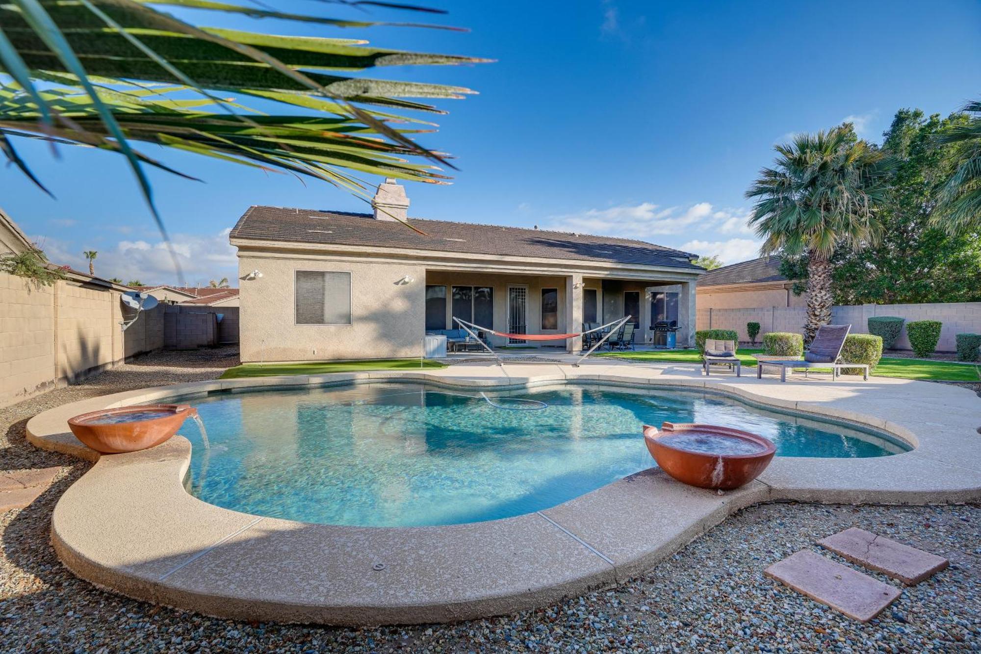 Goodyear Group Getaway With Pool And Putting Green Exteriér fotografie