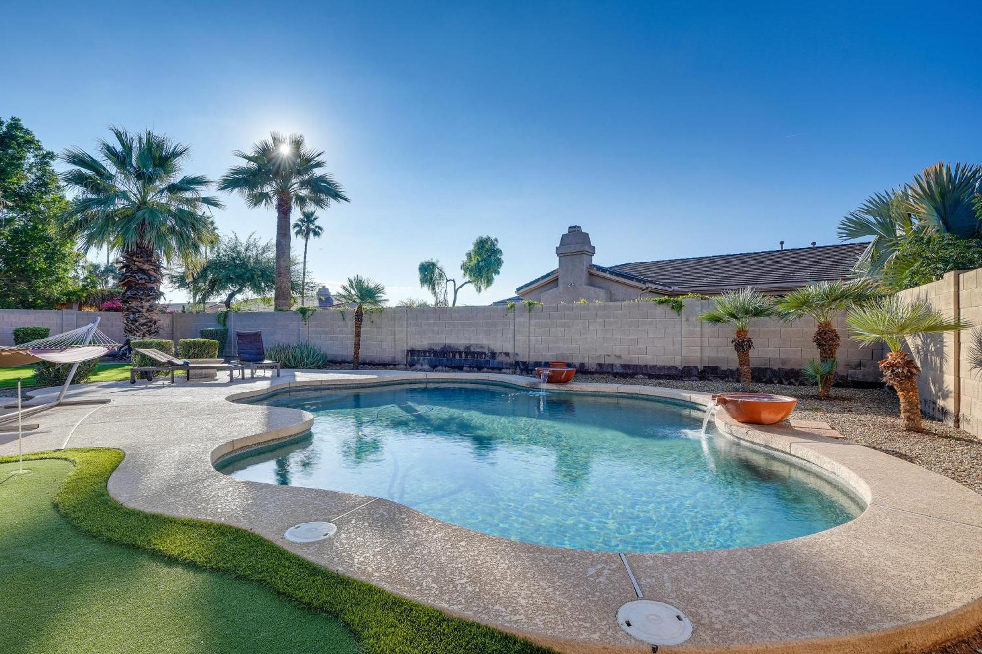 Goodyear Group Getaway With Pool And Putting Green Exteriér fotografie